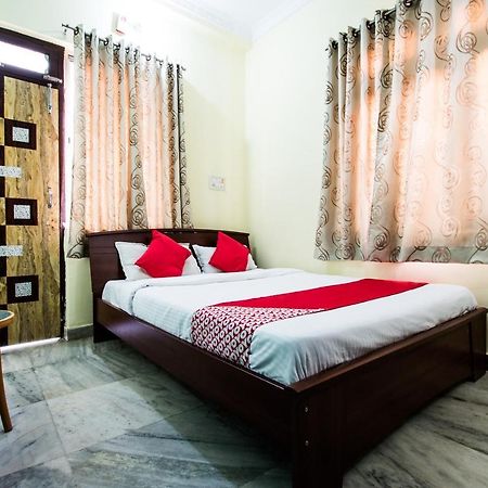 Oyo 24087 Viraj Hotel Danapur ภายนอก รูปภาพ