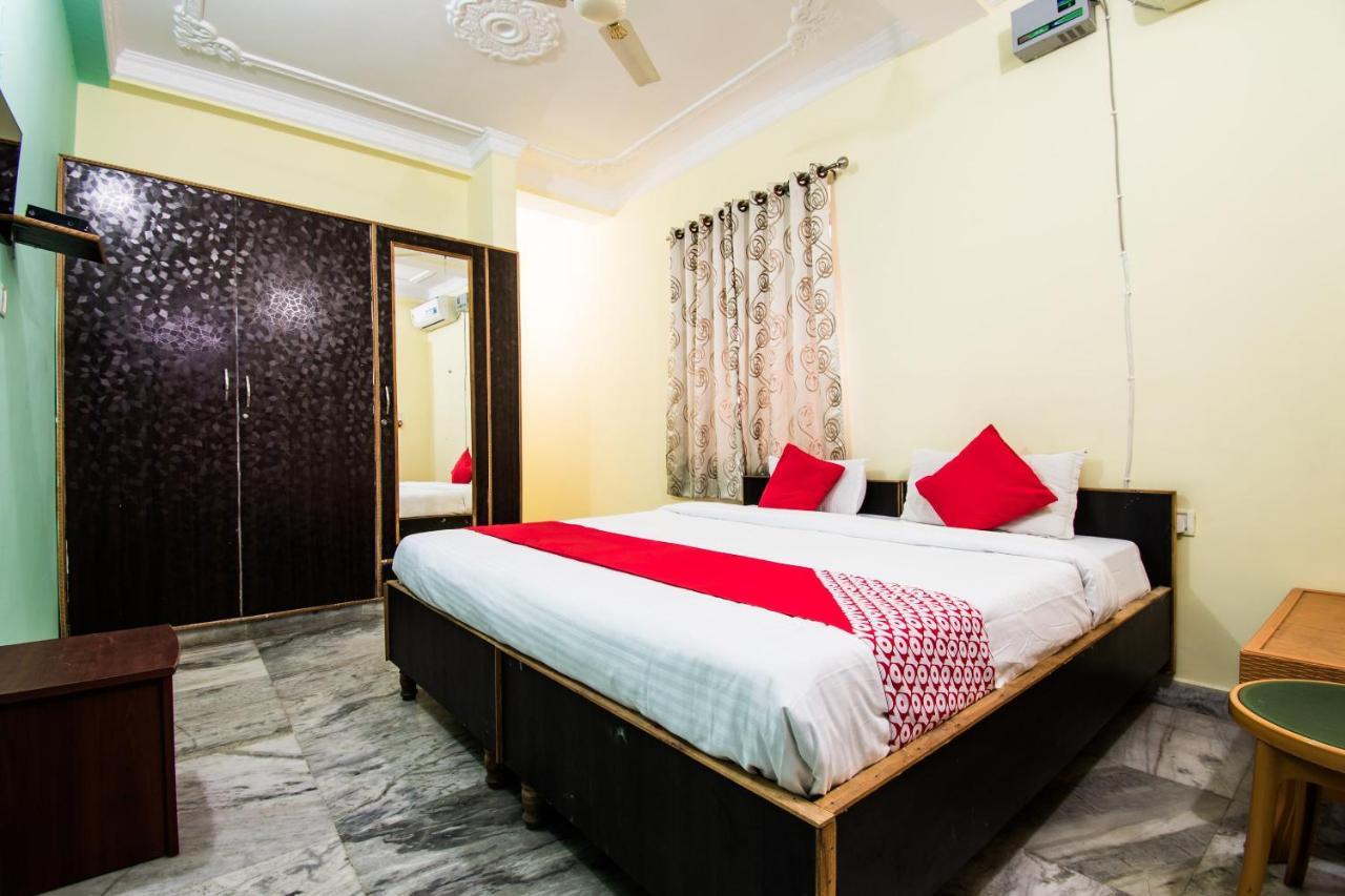 Oyo 24087 Viraj Hotel Danapur ภายนอก รูปภาพ