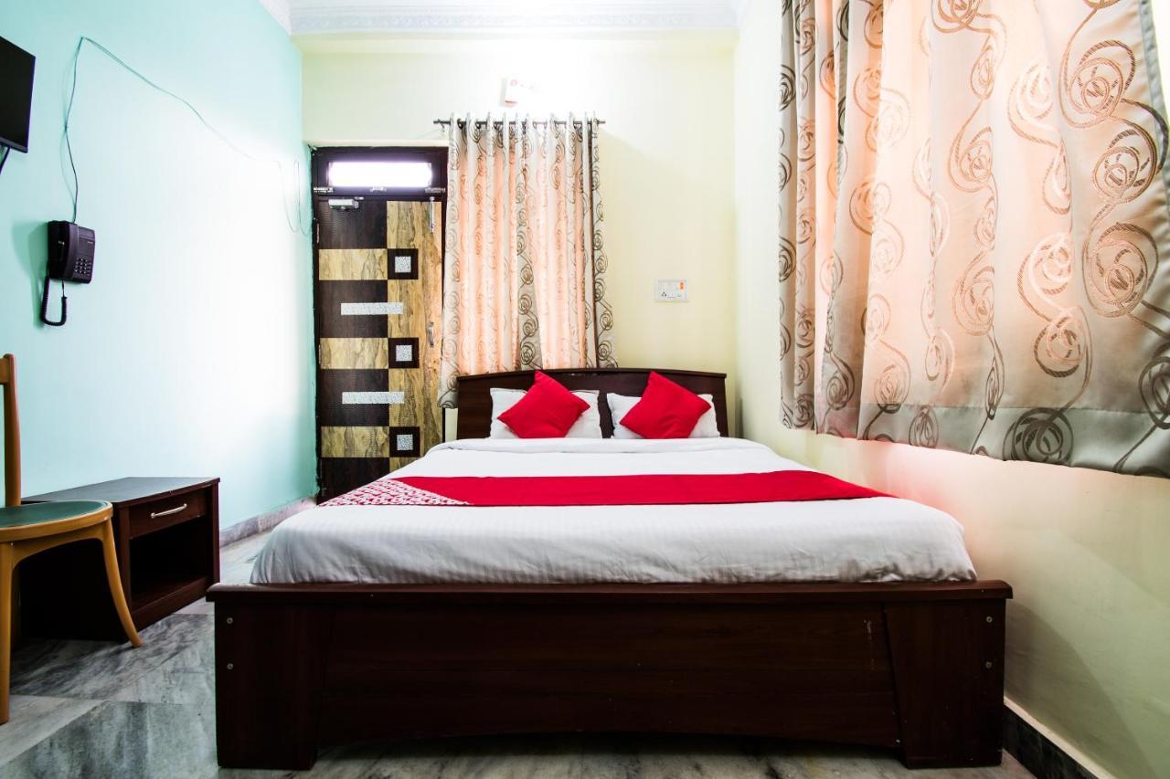 Oyo 24087 Viraj Hotel Danapur ภายนอก รูปภาพ