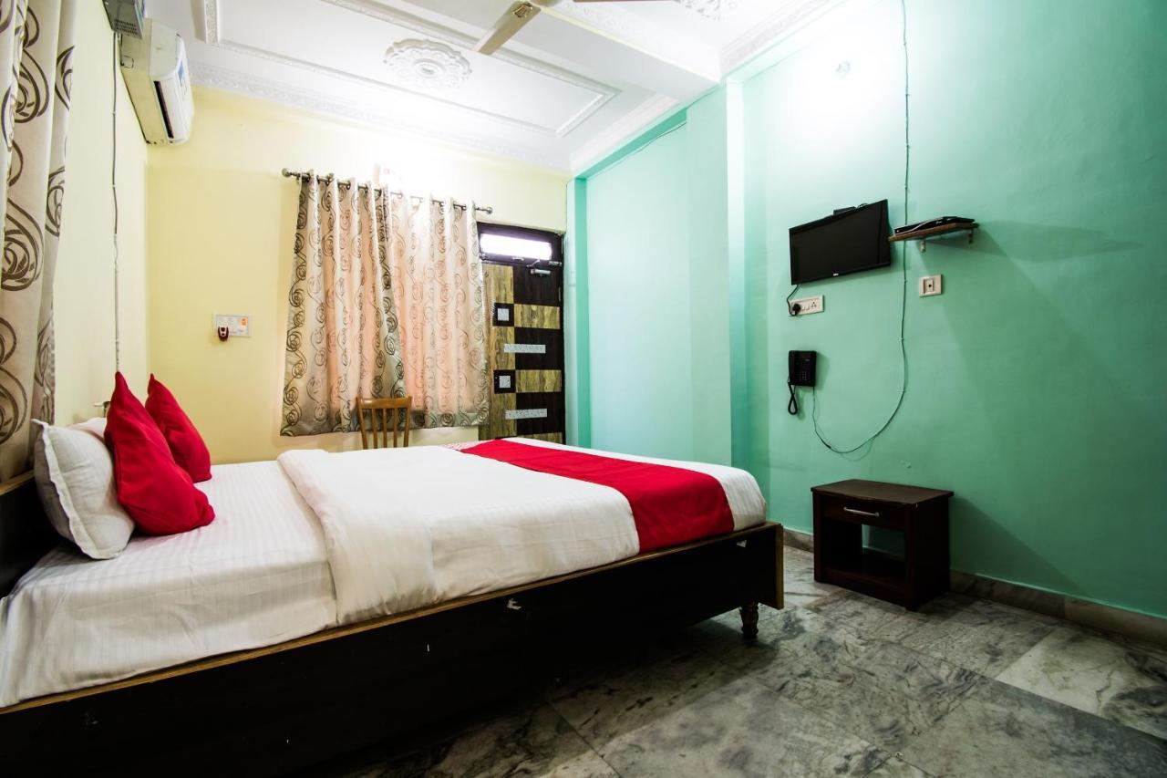 Oyo 24087 Viraj Hotel Danapur ภายนอก รูปภาพ