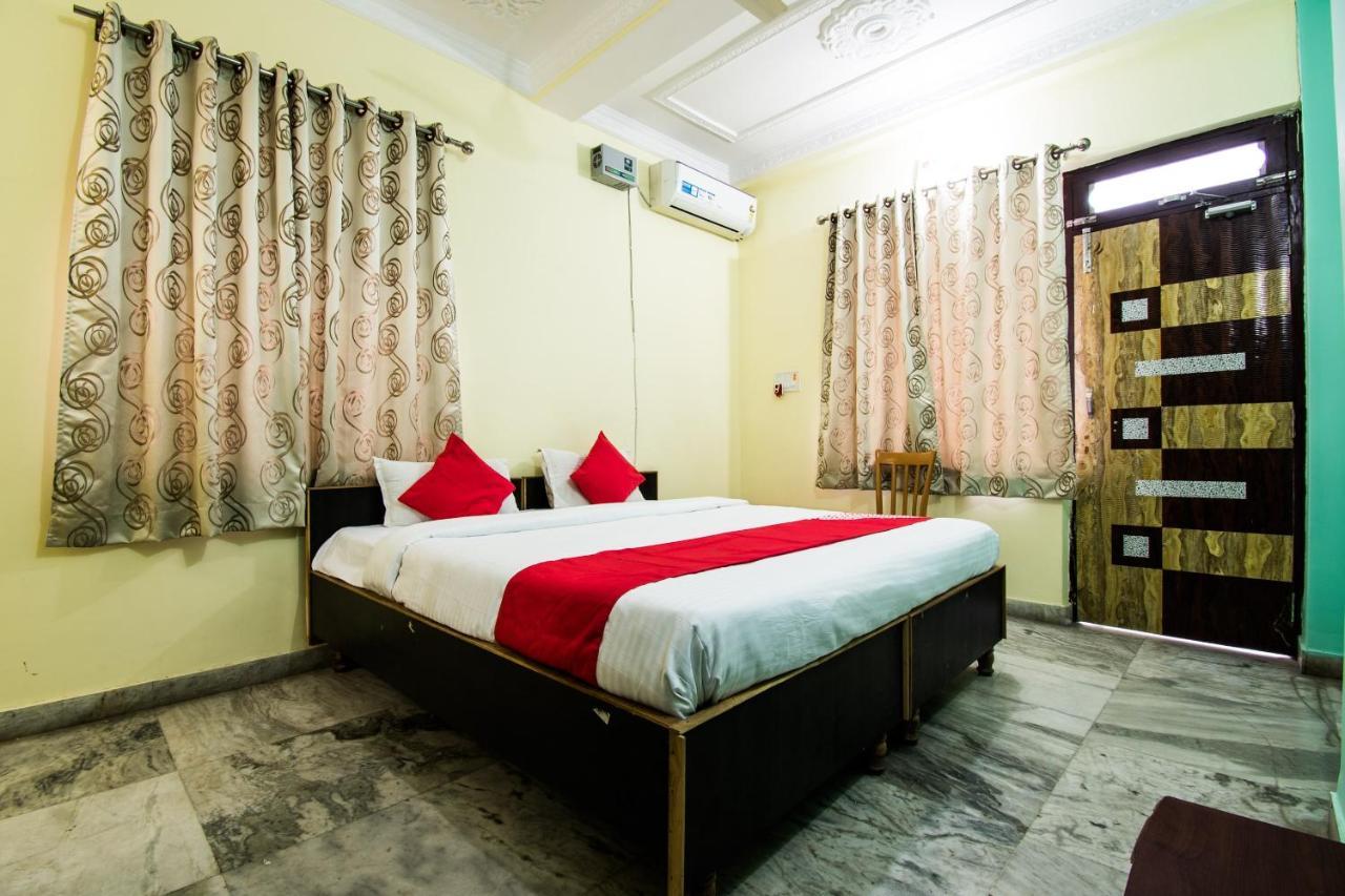 Oyo 24087 Viraj Hotel Danapur ภายนอก รูปภาพ